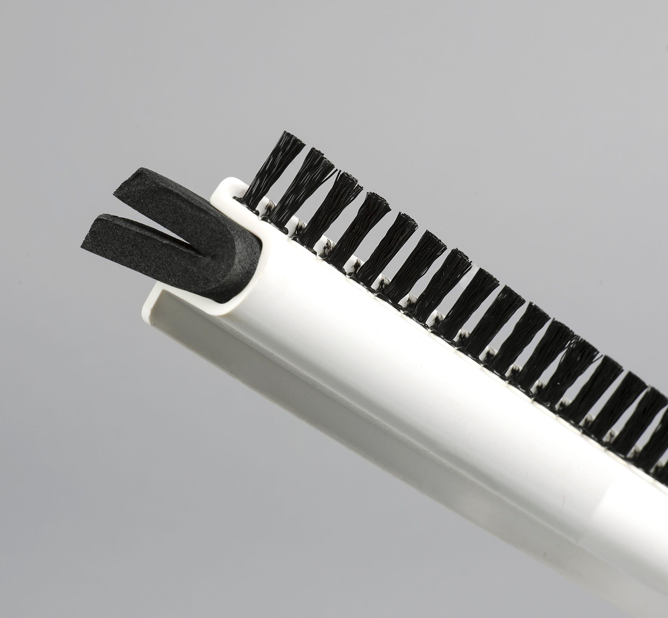 FS-MPS18 - 18" Push N Scrub Plastic Moss Squeegee
